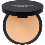 BarePro 16HR Skin-Perfecting Powder Foundation prasowany podkład w kompakcie Fair 15 Warm 8g