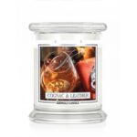Średnia świeca zapachowa z dwoma knotami Cognac & Leather 411g