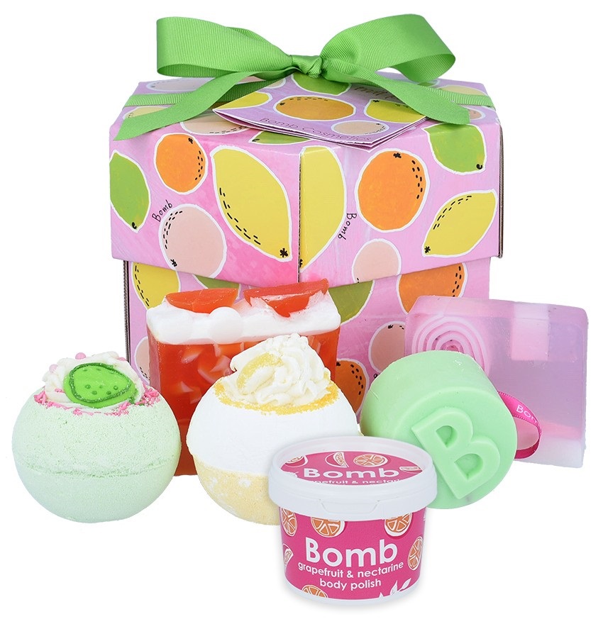 69303381603690278 Fruit Basket Handmade Gift Box zestaw kosmetyków Musująca Kula do kąpieli 2szt + Mydło Glicerynowe 2szt + Mini Scrub 120ml + Żel pod prysznic w kostce 120g - obrazek 1