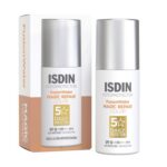 Fotoprotector Fusion Water Magic Repair Color barwiony krem przeciwsłoneczny do twarzy SPF50 50ml