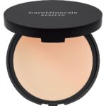 BarePro 16HR Skin-Perfecting Powder Foundation prasowany podkład w kompakcie Fair 10 Warm 8g